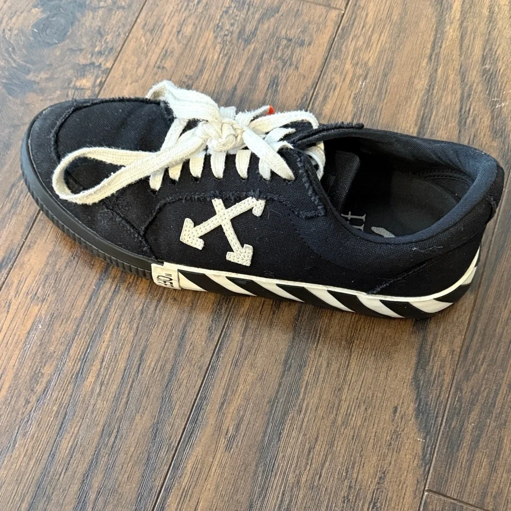 Off-White Black and White Striped Sneakers - Picture 4 of 10